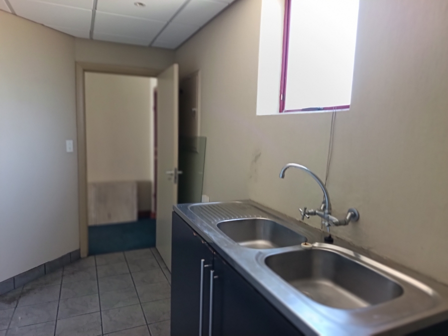 To Let commercial Property for Rent in Bo Oakdale Western Cape